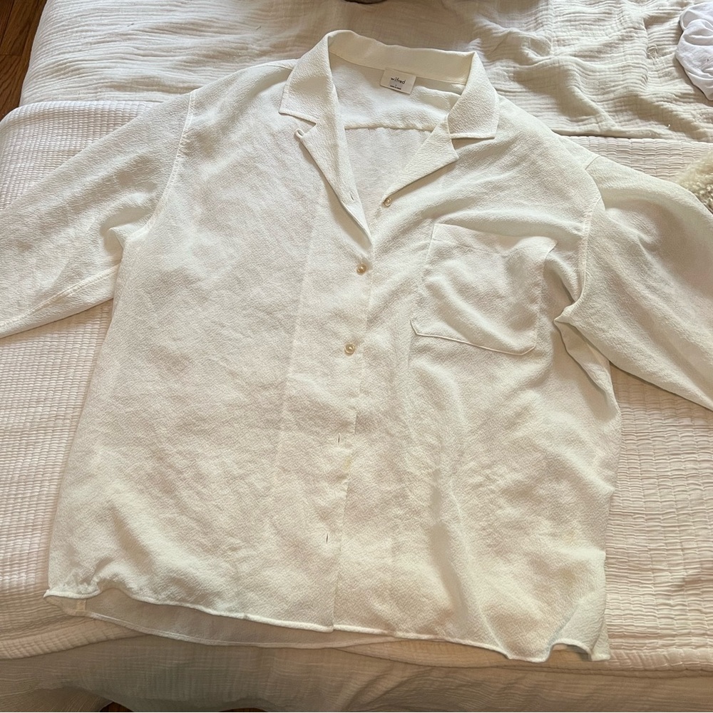 White silk Aritzia Blouse Size Large